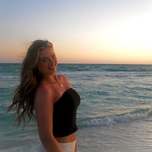 Meet your Posher, Eva - Picture 1 of 1